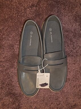 Avenue Men's Charcoal Slip-On Penny Loafers